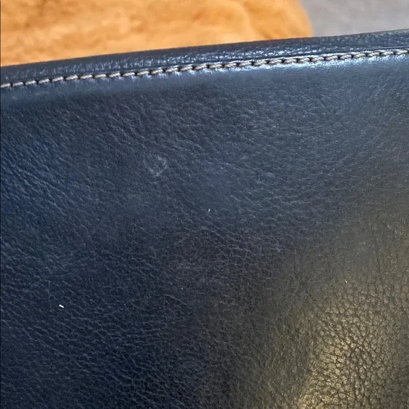 Fossil Elegant Black Leather Handbag - Picture 14 of 15